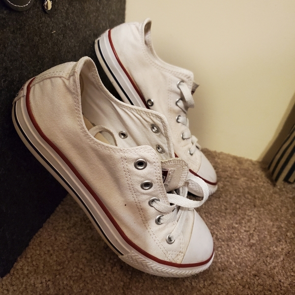 Converse shoes - Picture 1 of 3